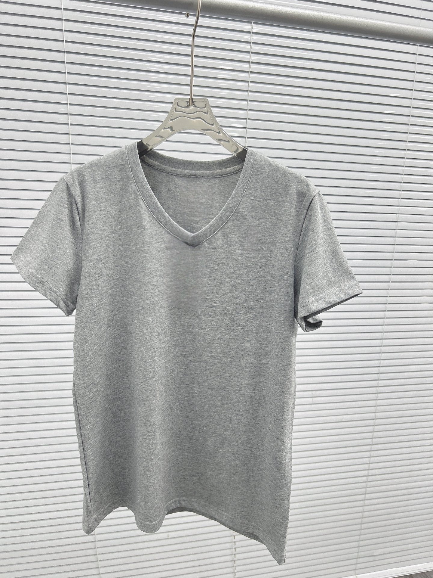 Women's new embroidered short-sleeved casual slim T-shirt