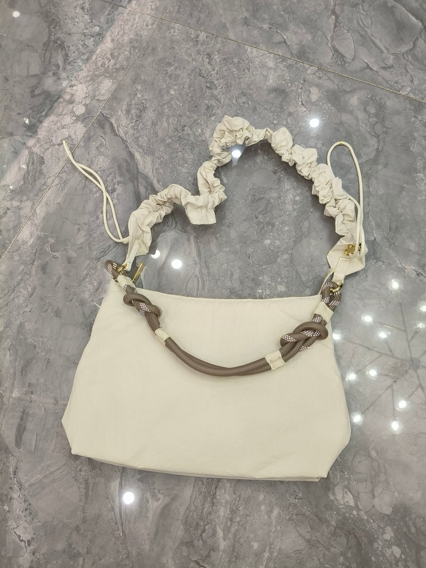 LU Women's new adjustable shoulder strap slung shoulder bag