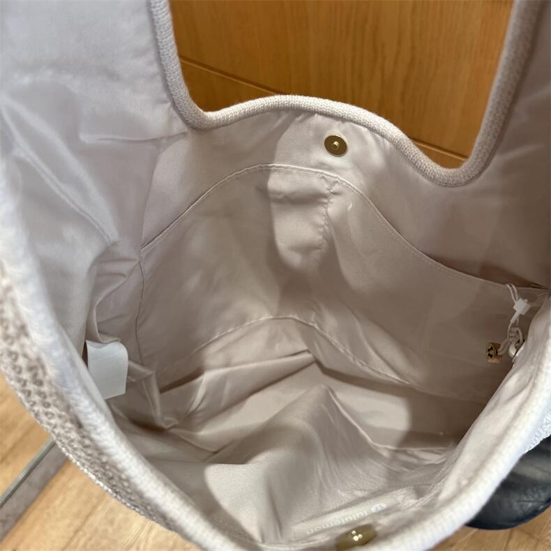 LU Women's New Fashion Joker Blended Hand Crochet Bag Shoulder Bag