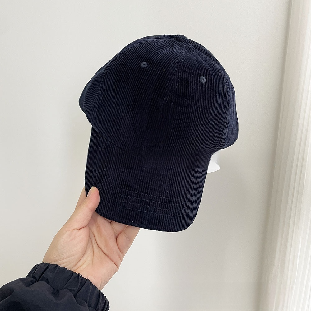 New corduroy baseball cap in autumn and winter