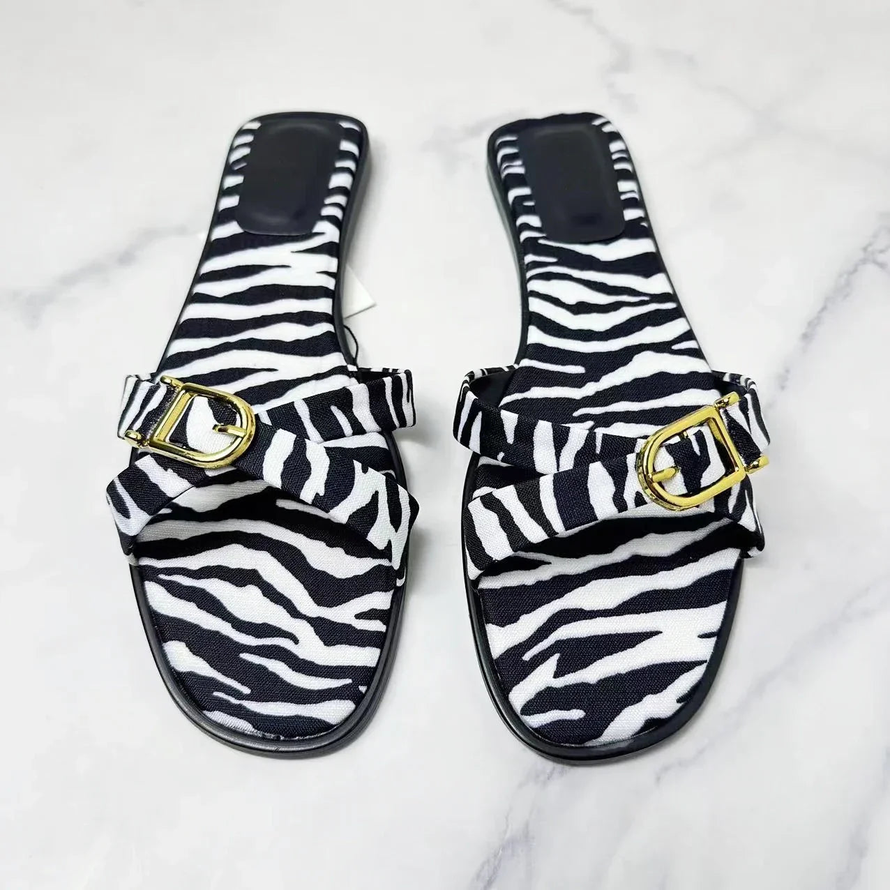 New 2024 Fashion Women's Flat Slippers Square Head Joker Cross Belt Travel Leisure Slippers Women