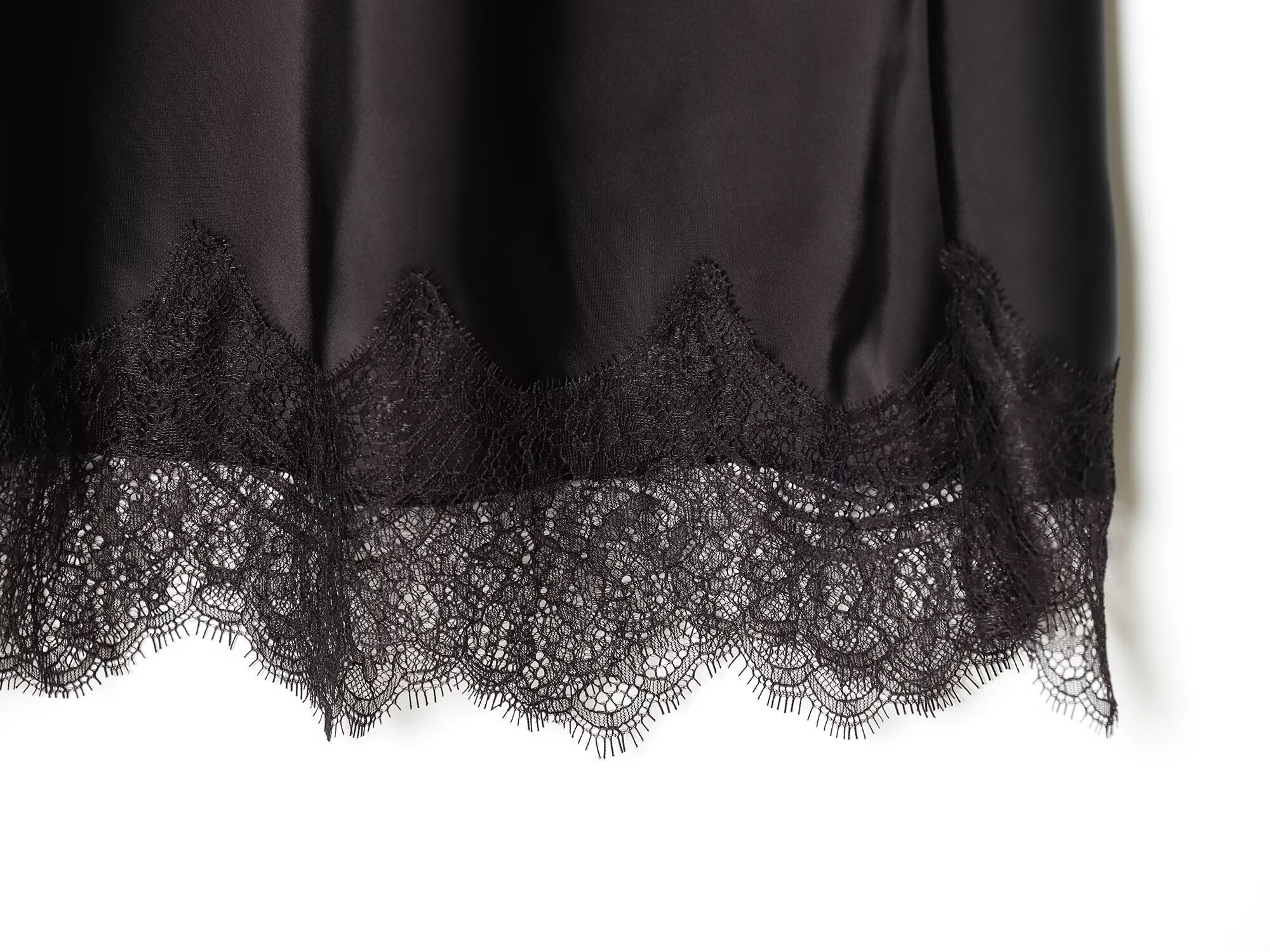 Women's lace hem satin texture MIDI skirt