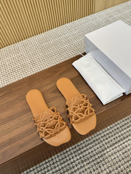 Women's new fashion Joker hollow design thin bottom flat slippers sandals
